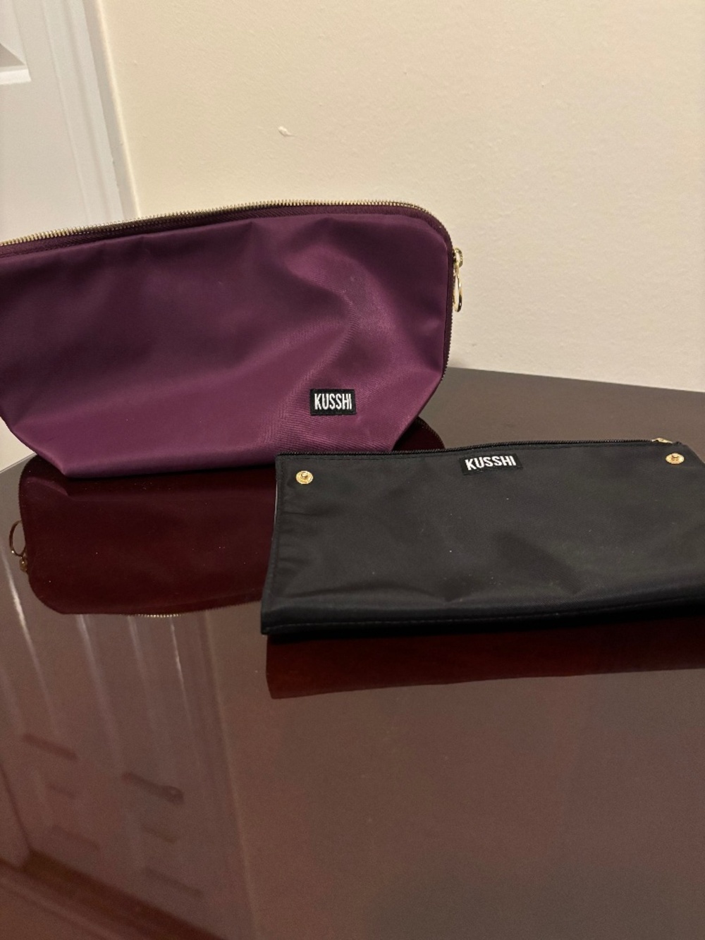 Kusshi Signature Makeup Bag & and Snap Organizer Set